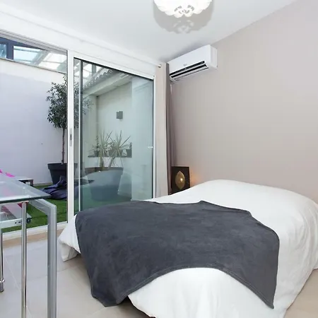 Vieil Superbe Cosy Jardin Appartement *