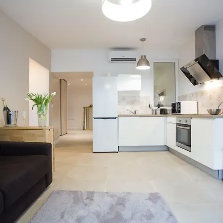 Vieil Superbe Cosy Jardin Appartement *